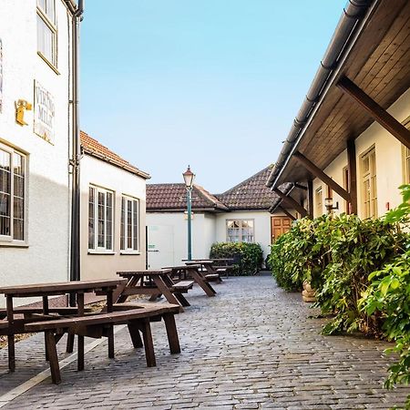 The Half Moon Inn And Country Lodge Yeovil Exteriör bild