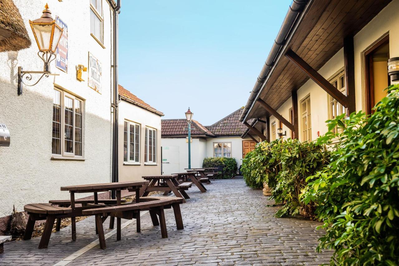 The Half Moon Inn And Country Lodge Yeovil Exteriör bild